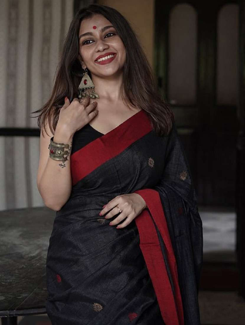 women self design handloom saree with blouse - 22041479 - Standard Image - 2
