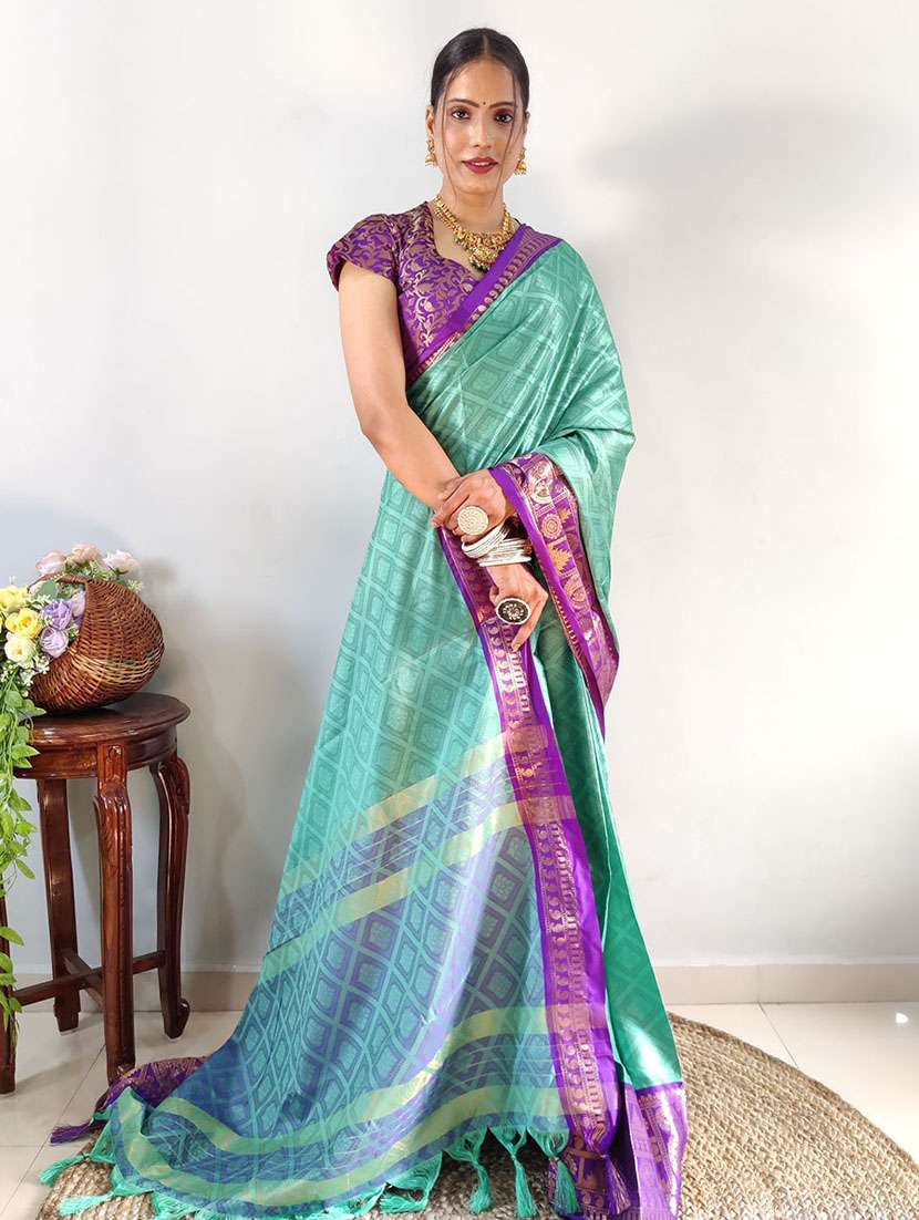 women self design bordered saree with blouse - 22041499 - Standard Image - 2