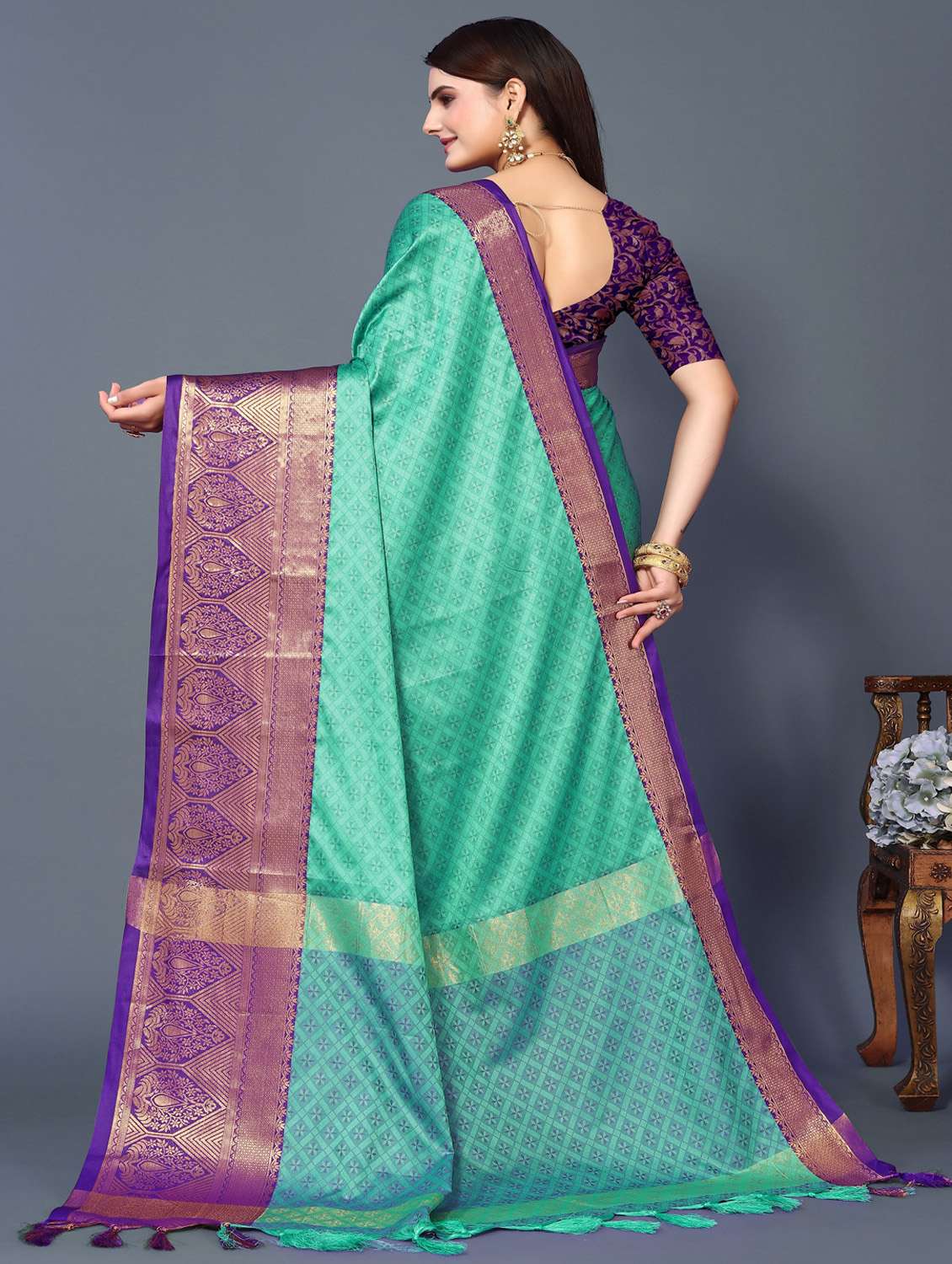women self design bordered saree with blouse - 22041541 -  Standard Image - 2