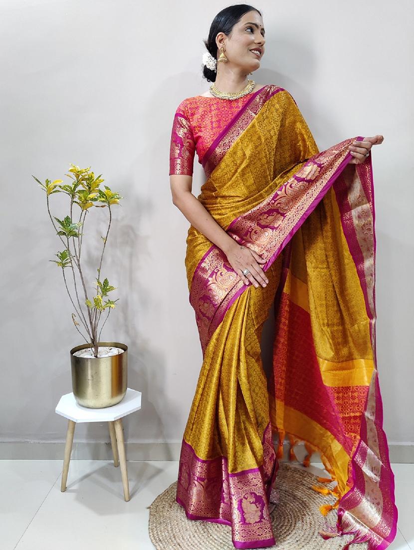 women self design bordered saree with blouse - 22041588 - Standard Image - 2