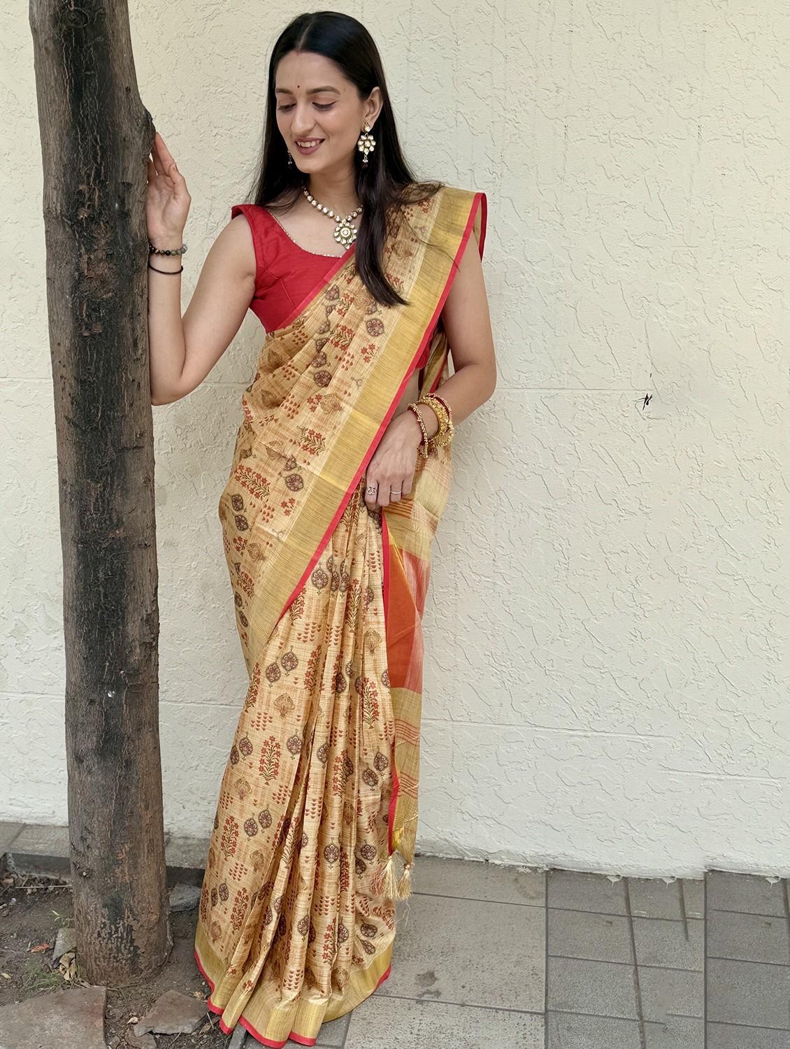 women printed casual wear saree with blouse - 22041627 - Standard Image - 2