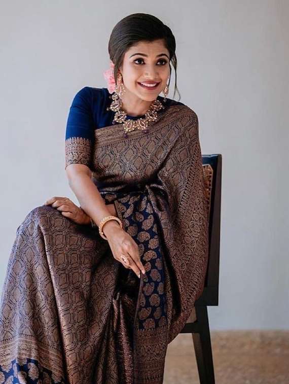 women self design banarasi saree with blouse - 22041693 -  Standard Image - 2