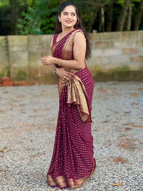 women self design banarasi saree with blouse - 22041765 - Standard Image - 2