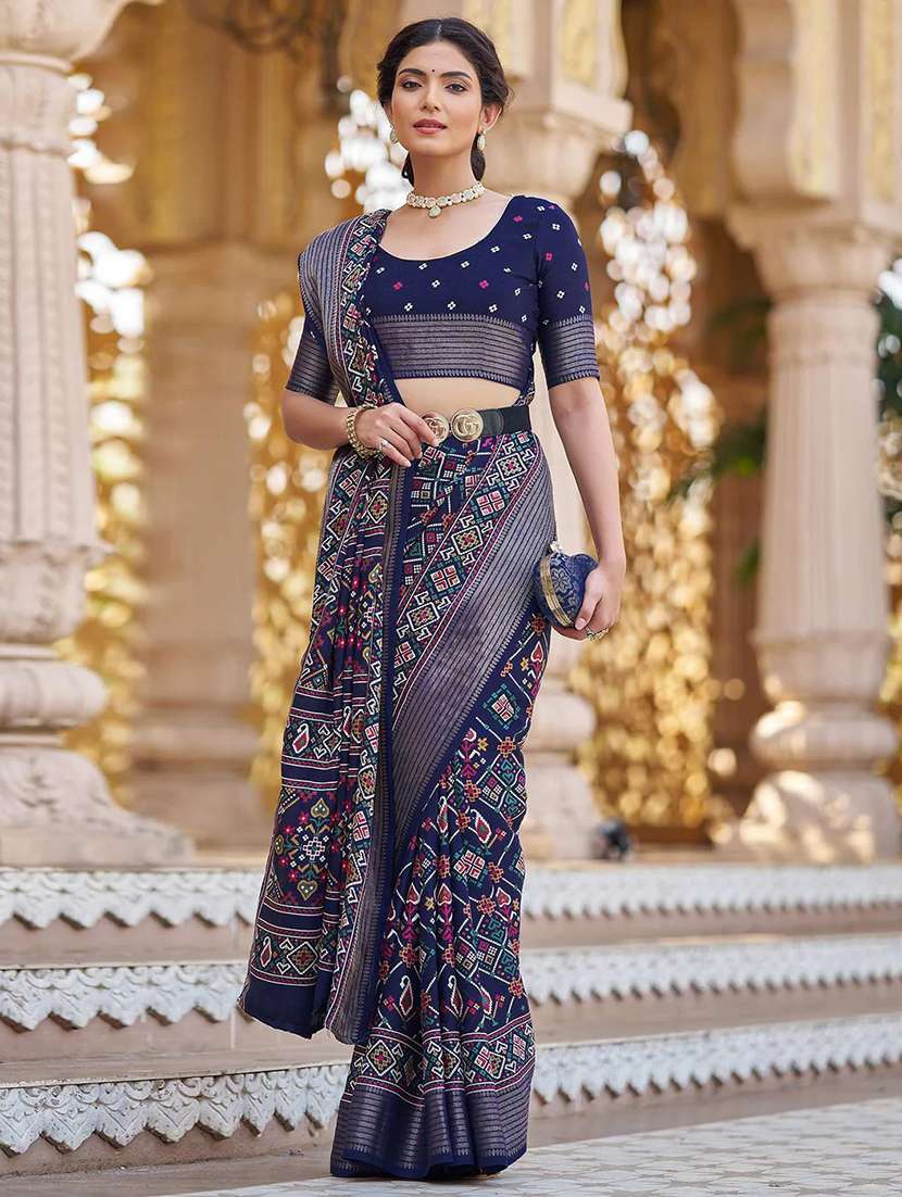women printed bordered saree with blouse - 22041782 - Standard Image - 2