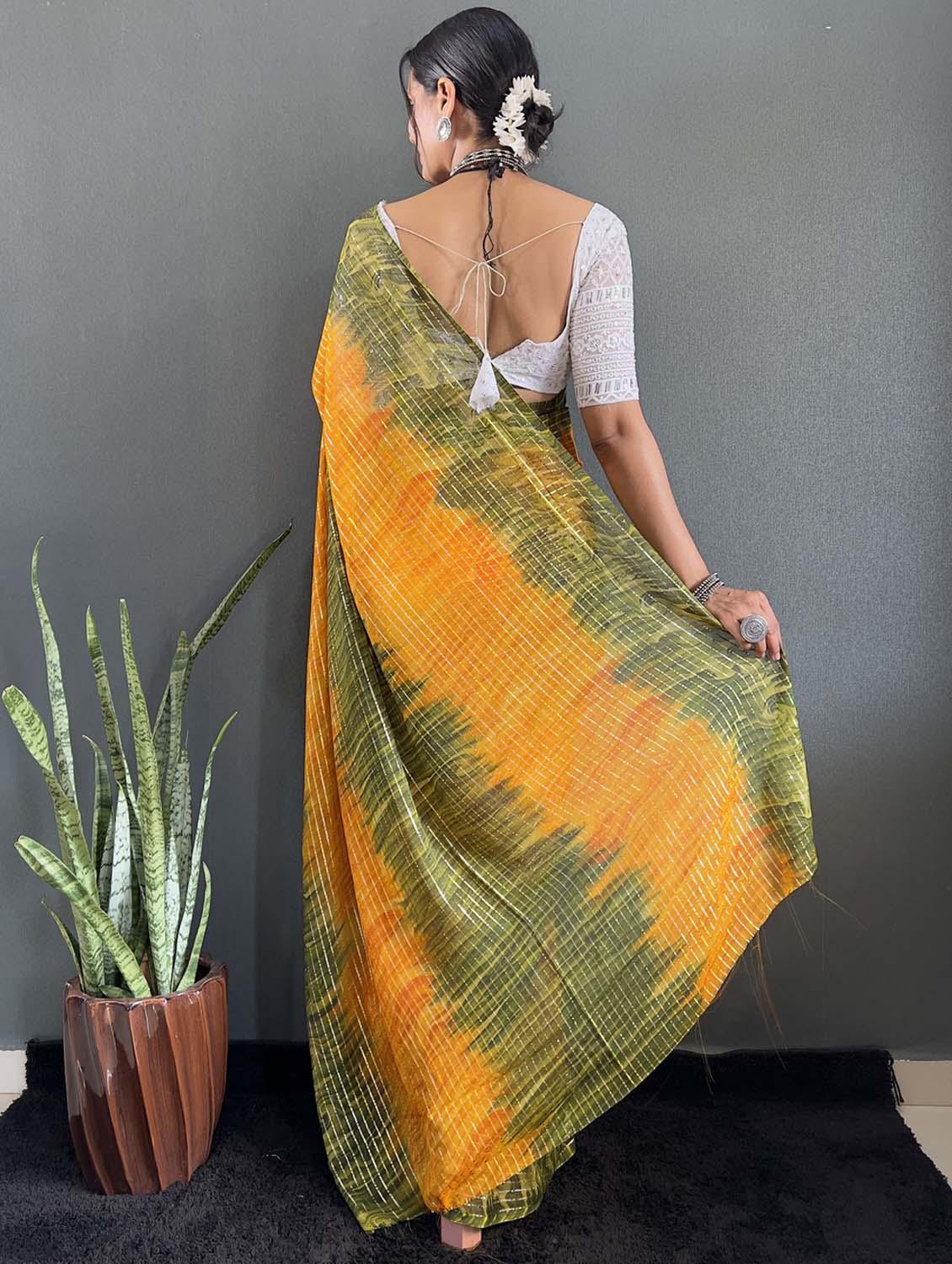 women printed casual wear saree with blouse - 22041789 - Standard Image - 2