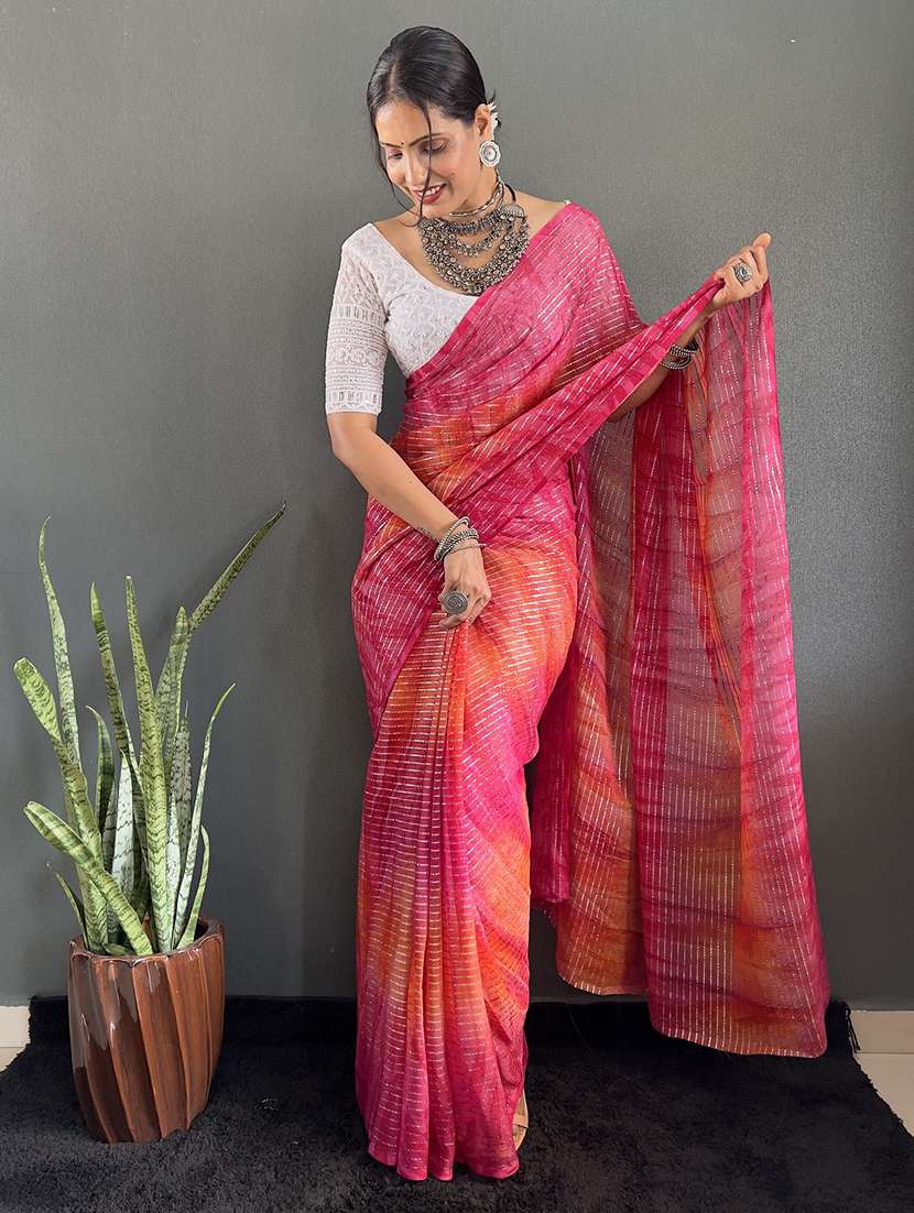 women printed casual wear saree with blouse - 22041791 - Standard Image - 2