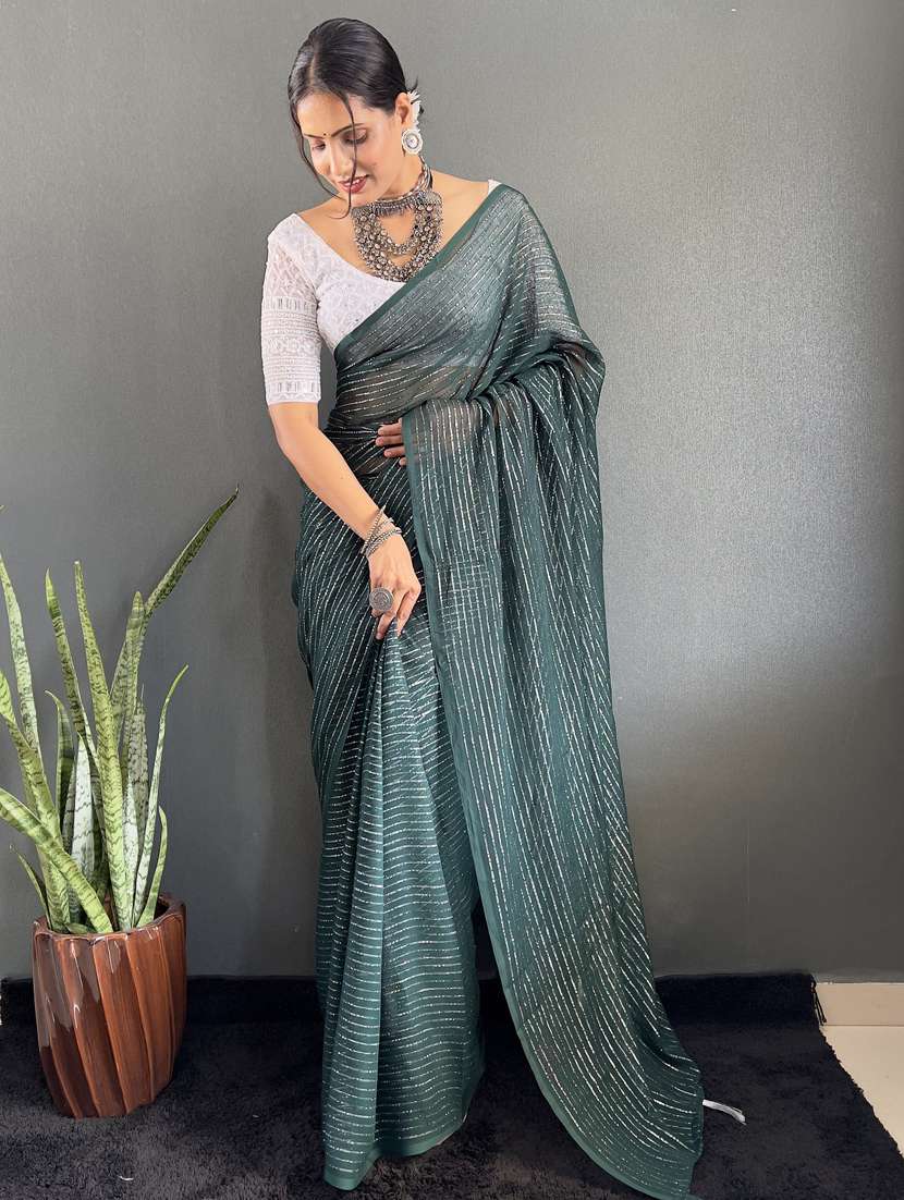 women striped printed saree with blouse - 22041797 - Standard Image - 2