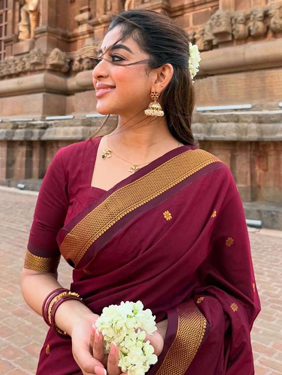 women self design bordered saree with blouse - 22041802 - Standard Image - 2