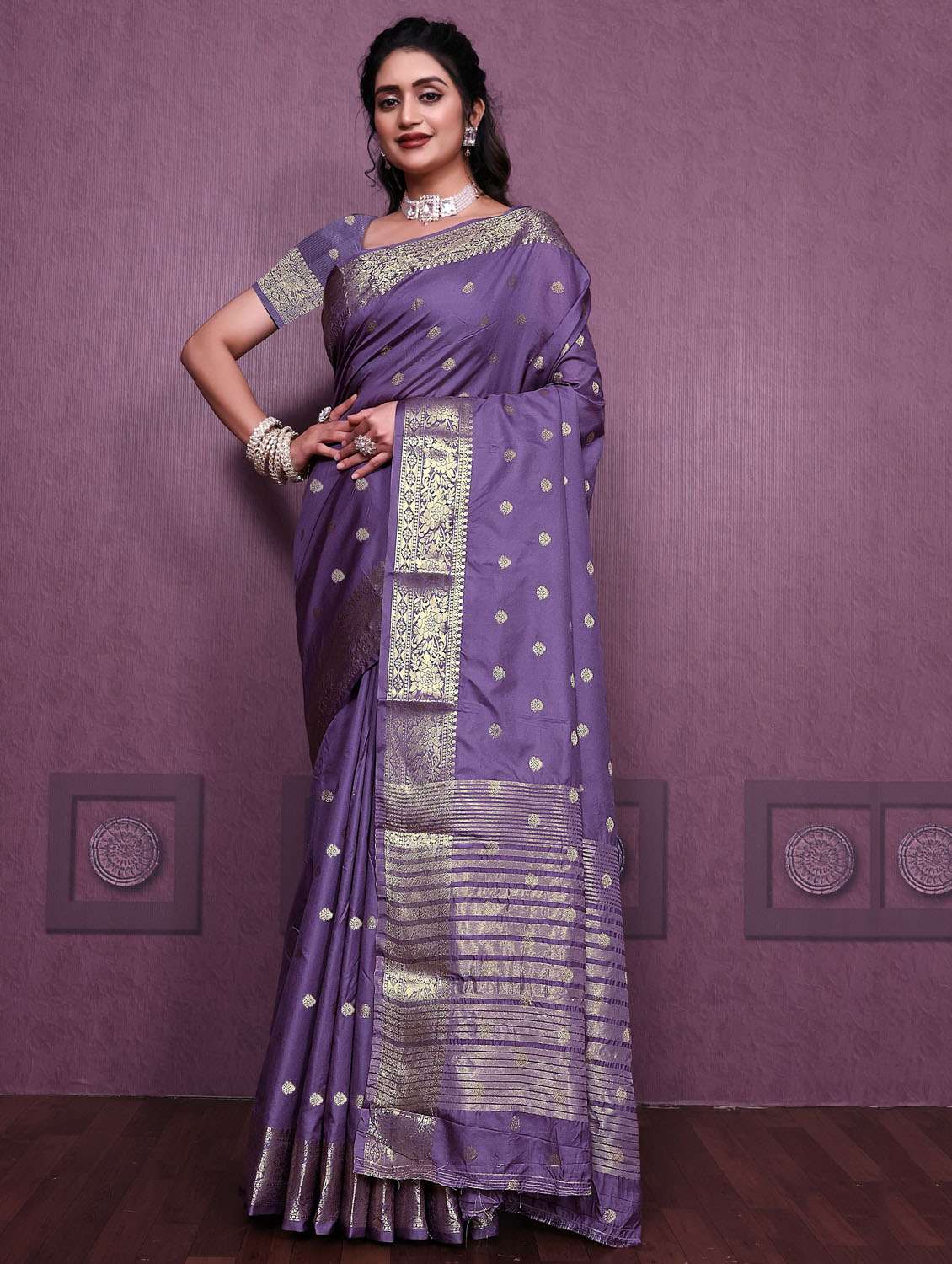 women self design banarasi saree with blouse