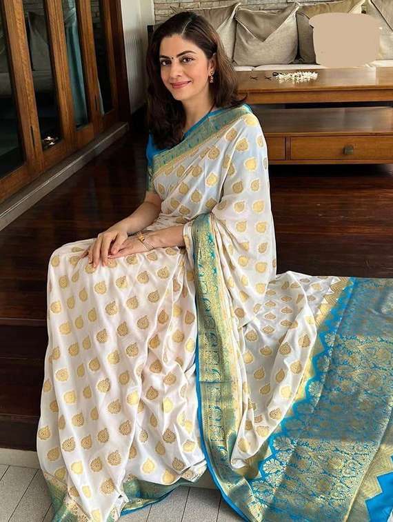 women self design banarasi saree with blouse - 22041834 -  Standard Image - 2