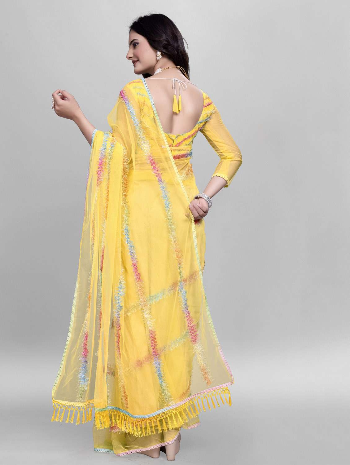 women solid with work embroidered saree with blouse - 22041872 - Standard Image - 2