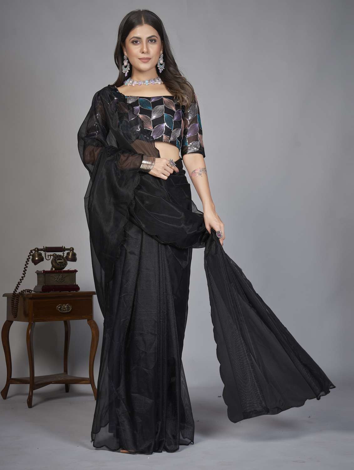 women solid plain saree with blouse - 22041892 - Standard Image - 2
