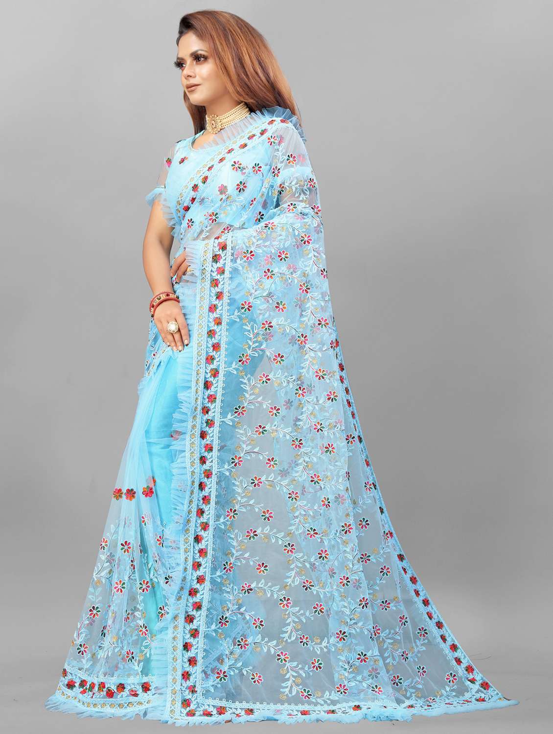 women solid with work embroidered saree with blouse - 22041921 - Standard Image - 2