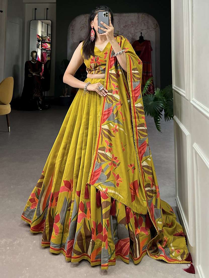 women printed flared lehenga choli with duppata set - 22041989 -  Standard Image - 2