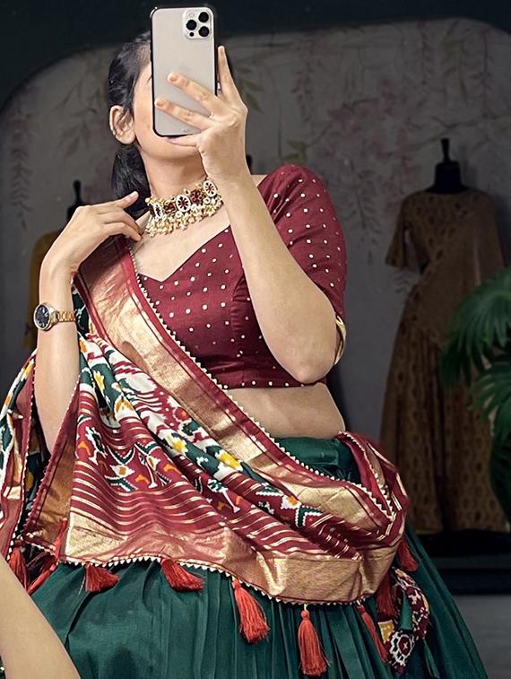 women printed flared unstitched lehenga - 22042039 - Standard Image - 2