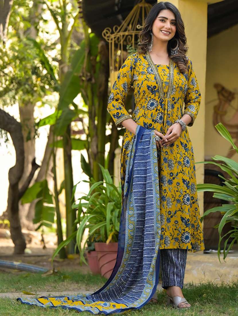 women printed three quarter sleeve kurta pant with dupatta set - 22042178 - Standard Image - 2