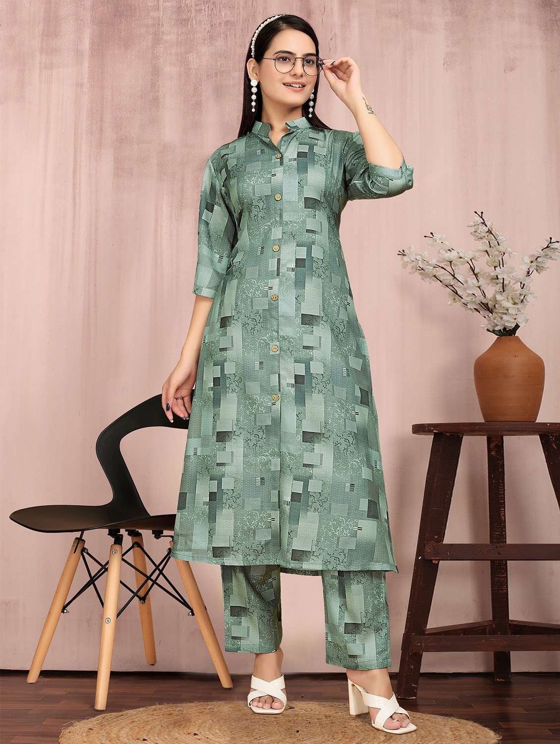 women printed three quarter sleeve kurta and pant set - 22042205 -  Standard Image - 2