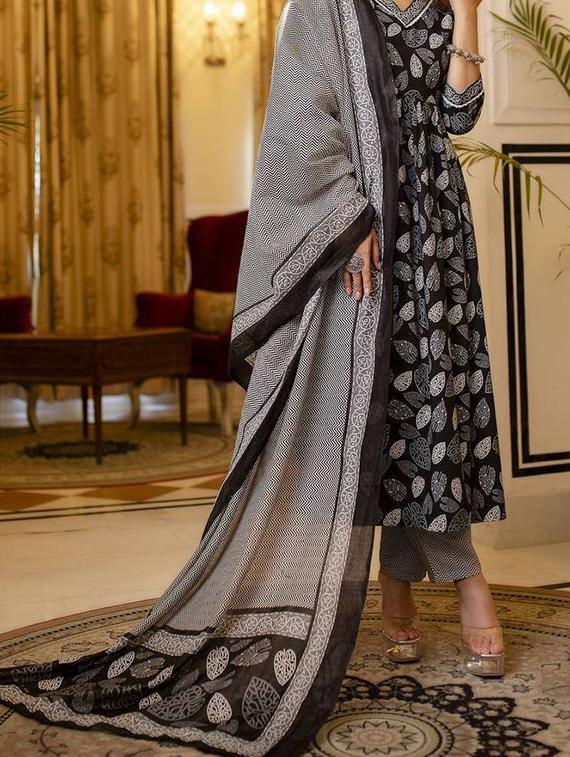 girls printed kurta and pant with dupatta set - 22042236 - Standard Image - 2