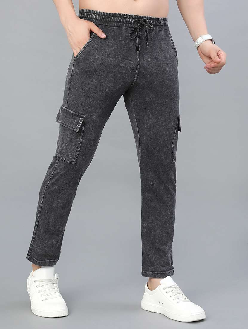 men solid mid rise regular fit cargo - 22042609 -  Standard Image - 2