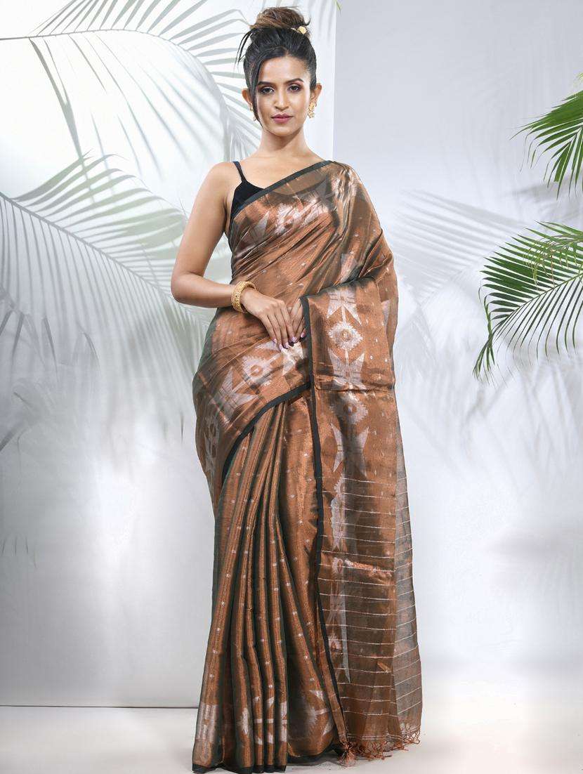 women self design handloom saree with blouse