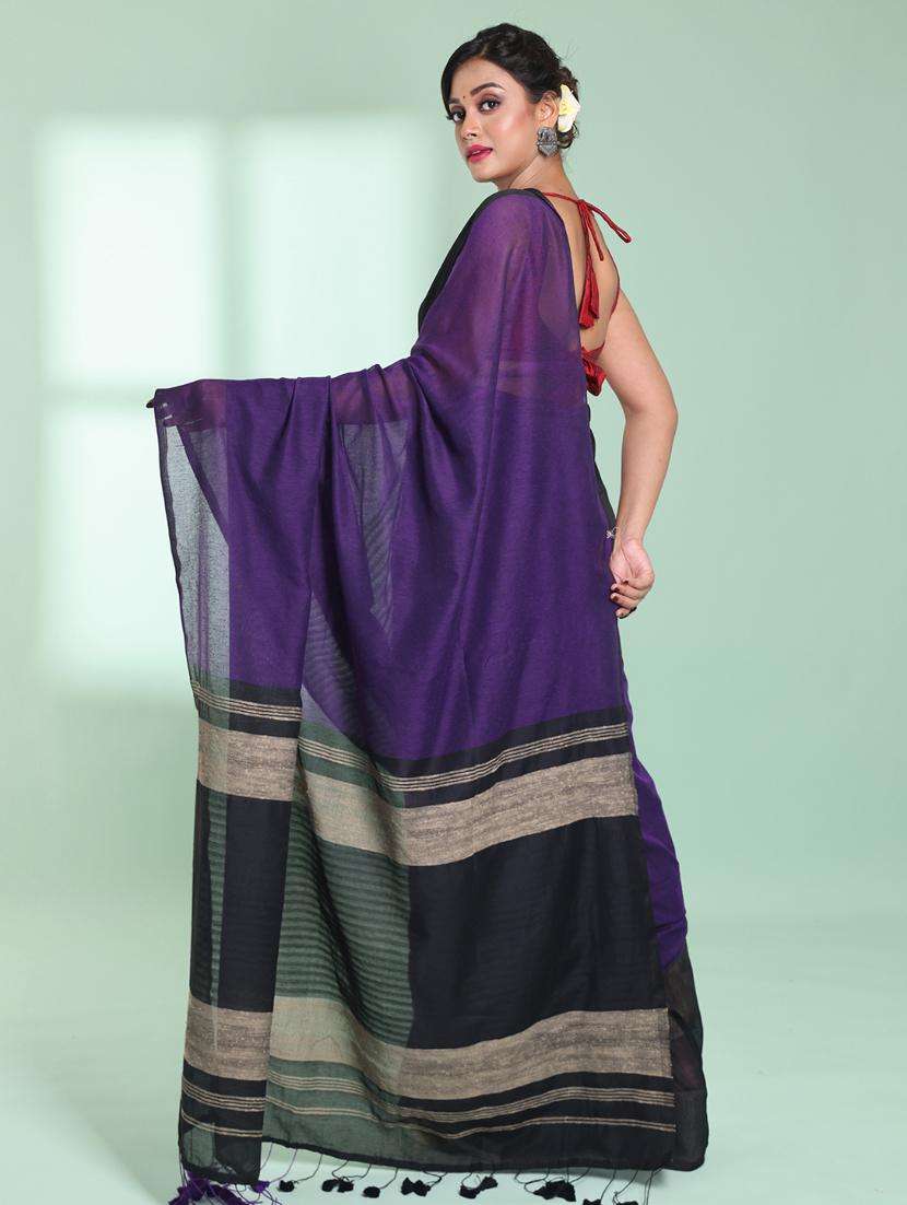 women striped handloom saree with blouse - 22042715 -  Standard Image - 2