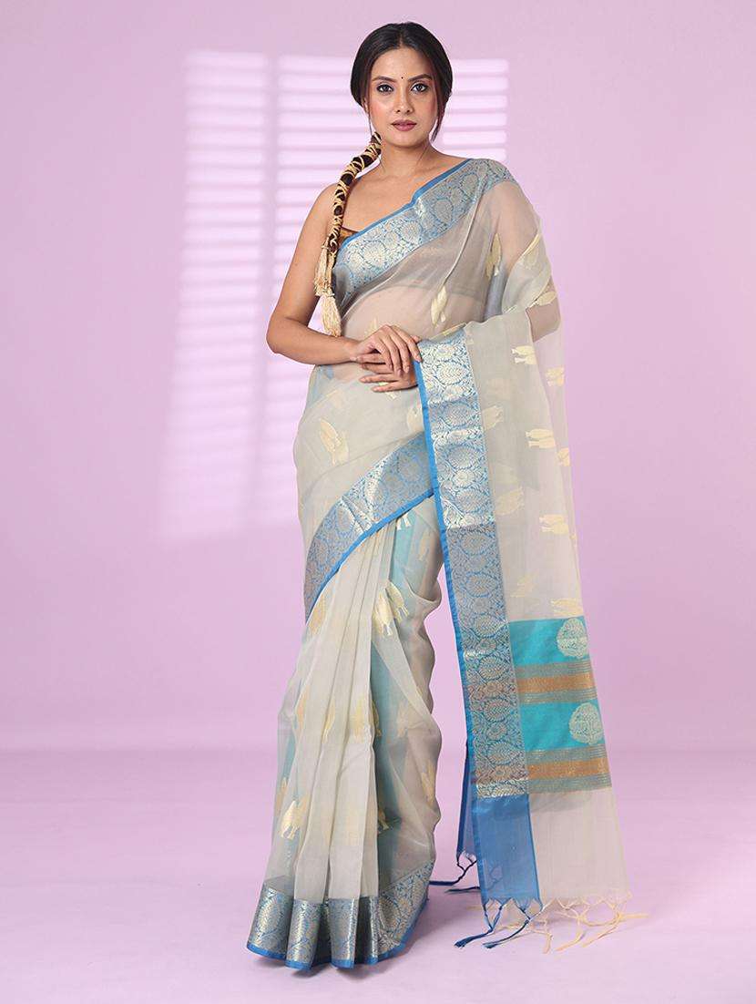 women self design bordered saree with blouse