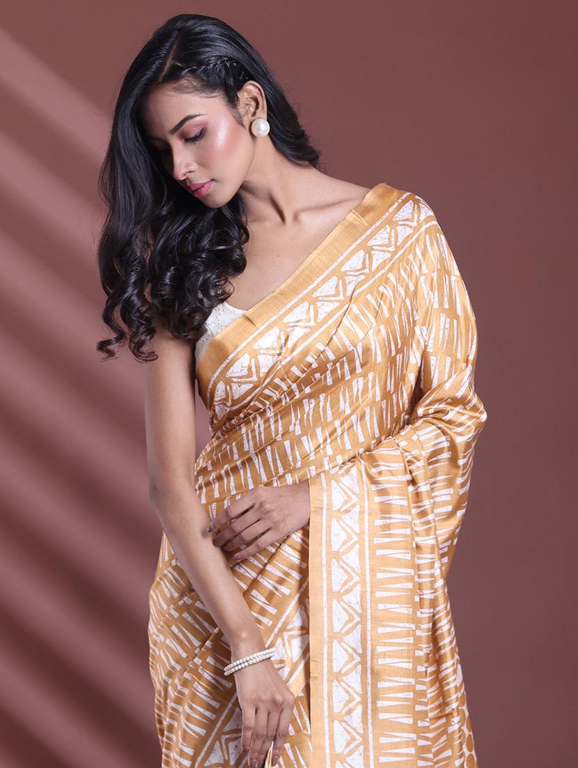 women printed casual wear saree with blouse - 22042806 - Standard Image - 2