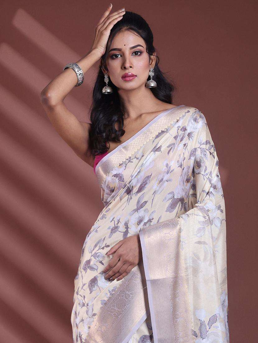 women floral bordered saree with blouse - 22042826 -  Standard Image - 2