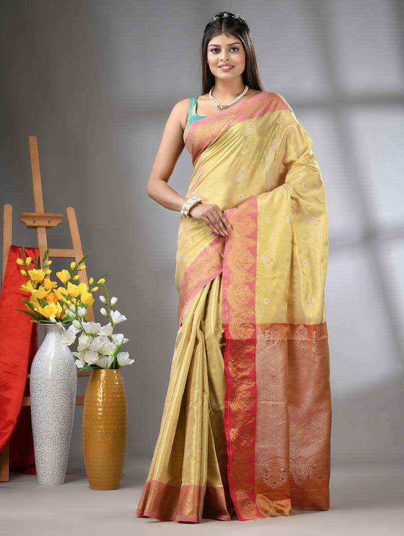 women self design bordered saree with blouse
