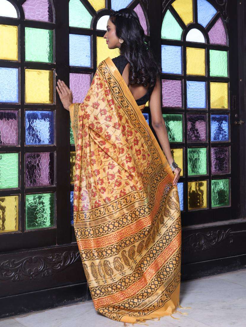 women printed casual wear saree with blouse - 22042887 - Standard Image - 2