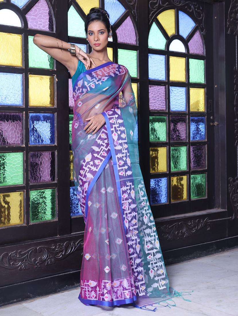 women self design handloom saree with blouse
