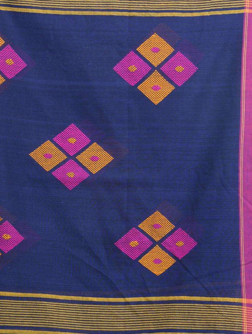 women striped handloom saree with blouse - 22042931 -  Standard Image - 2