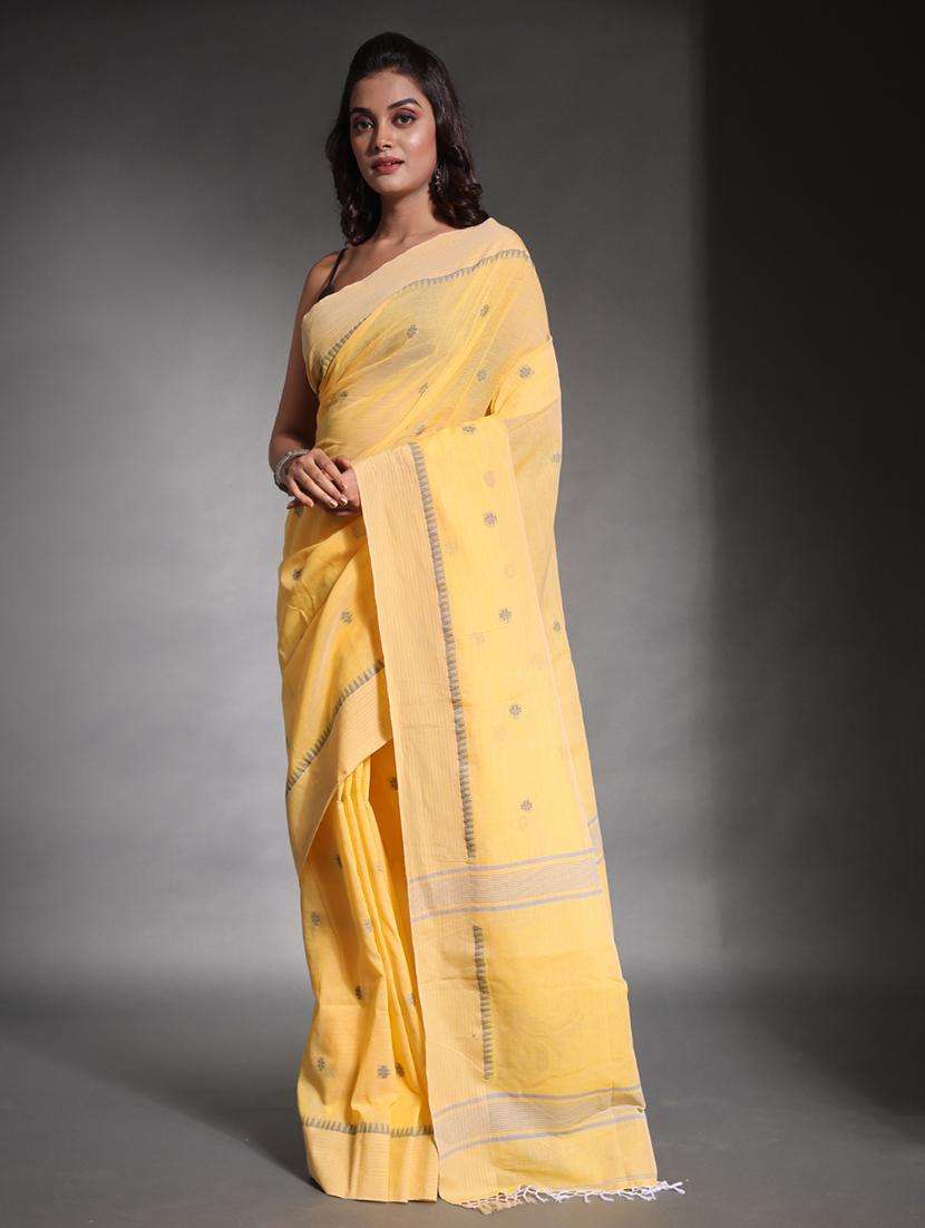 women self design handloom saree with blouse