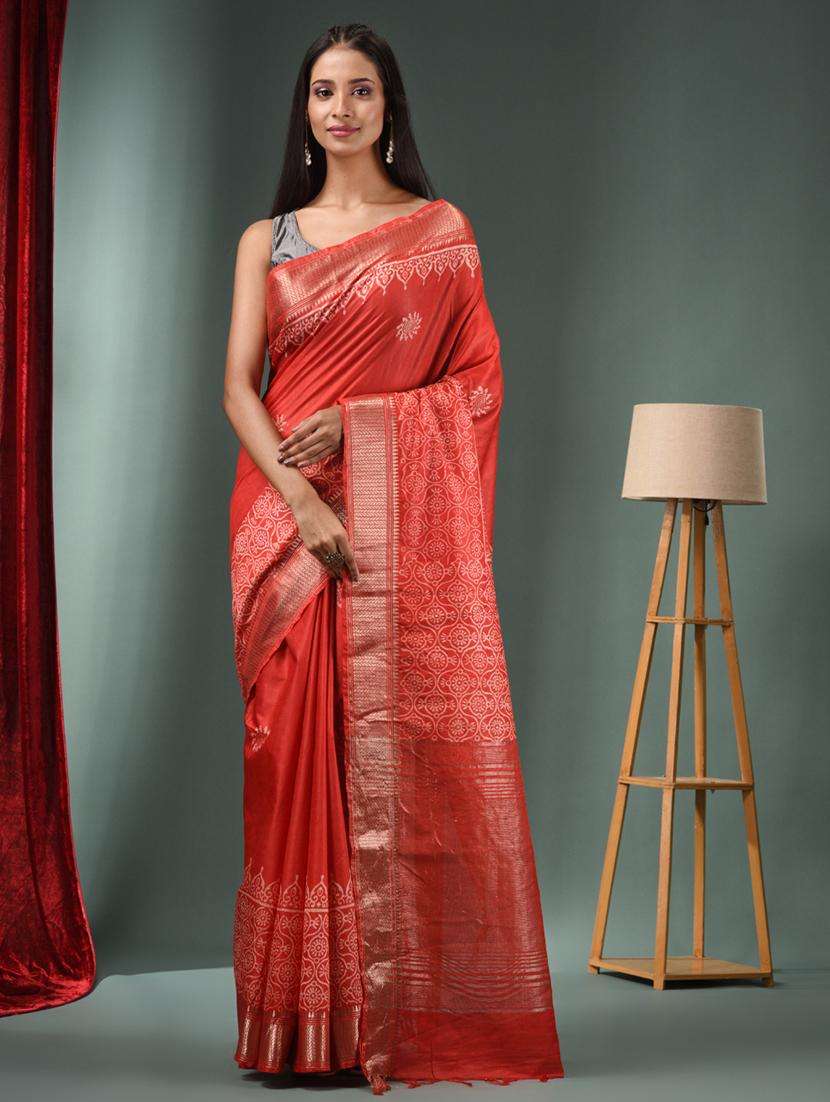women printed bordered saree with blouse