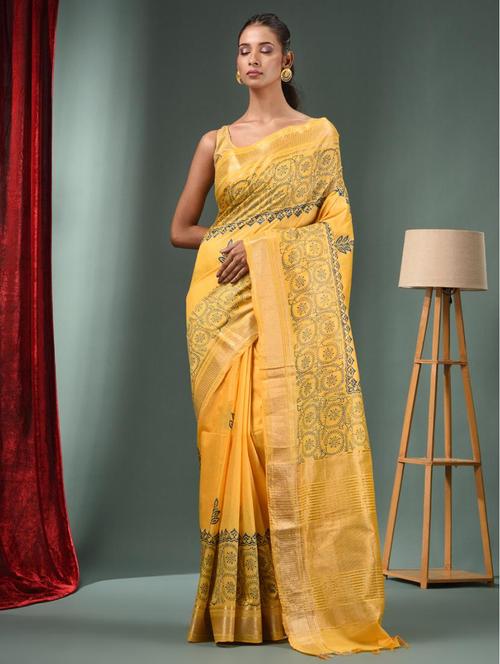 women printed bordered saree with blouse - 22043111 - Standard Image - 0