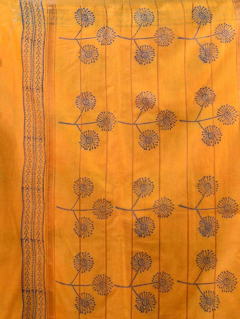 women printed handloom saree with blouse - 22043158 - Standard Image - 2