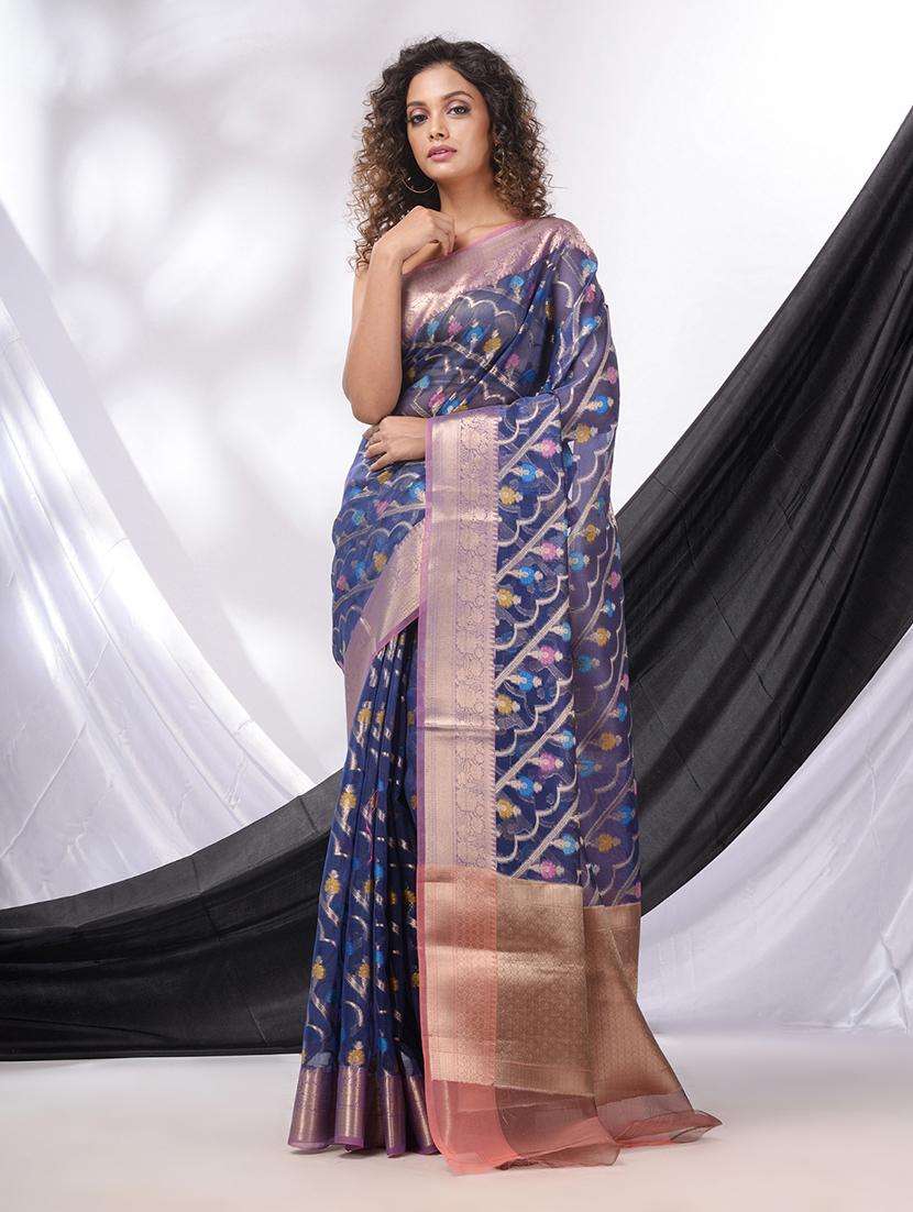 women self design bordered saree with blouse