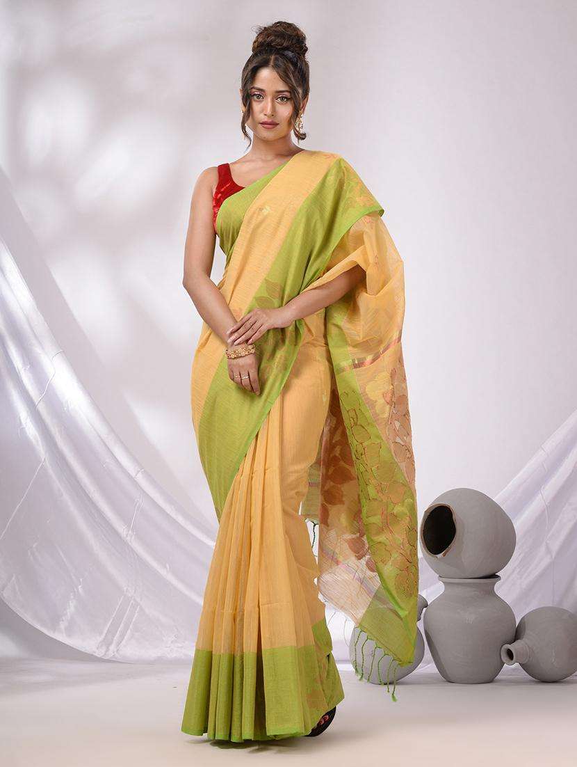 women self design handloom saree with blouse