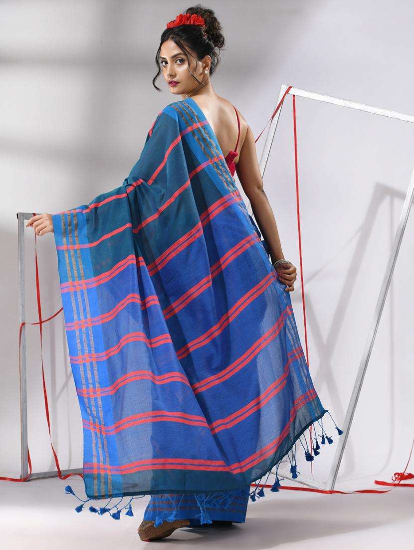 women striped handloom saree with blouse - 22043317 -  Standard Image - 2