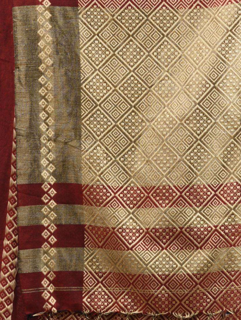 women self design handloom saree with blouse - 22043429 -  Standard Image - 2
