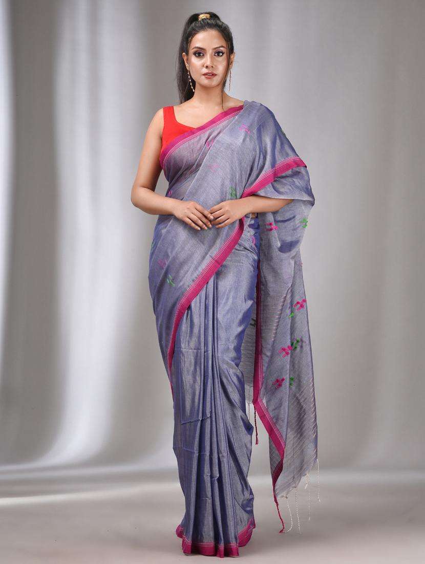 women self design handloom saree with blouse