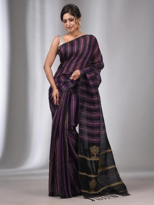 women striped handloom saree with blouse - 22043467 - Standard Image - 0