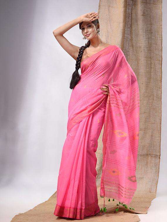 women self design handloom saree with blouse