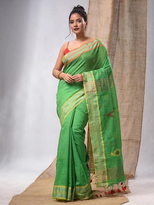 women self design handloom saree with blouse - 22043484 - Standard Image - 0