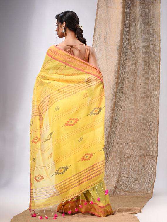 women self design handloom saree with blouse - 22043486 -  Standard Image - 2