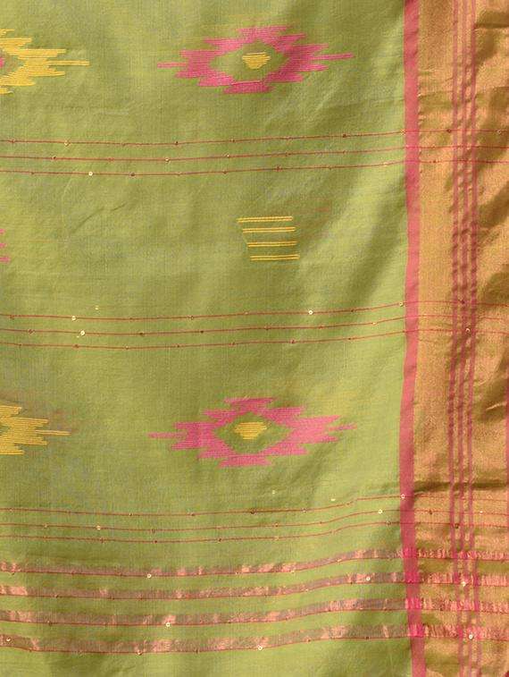 women self design handloom saree with blouse - 22043498 -  Standard Image - 2