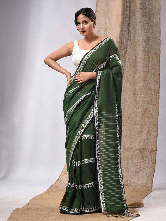 women self design handloom saree with blouse