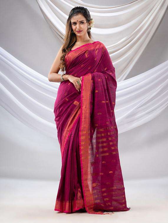 women self design handloom saree with blouse