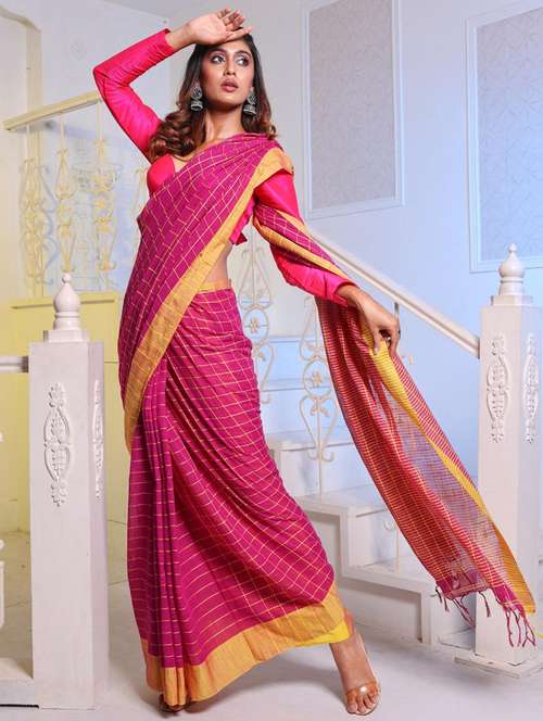 women checkered handloom saree with blouse - 22043635 -  Standard Image - 0