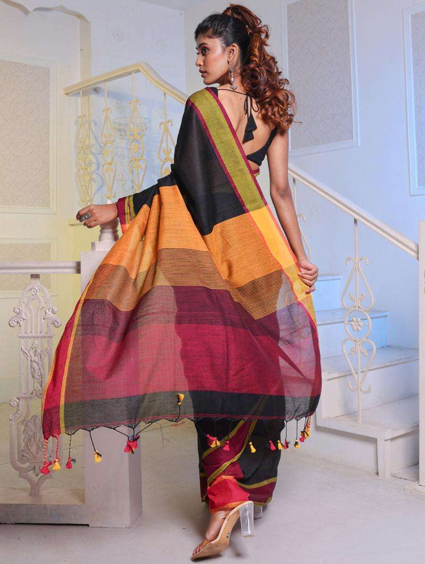 women black handloom saree with blouse - 22043673 -  Standard Image - 2
